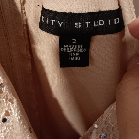 Dress - Picture 3 of 5